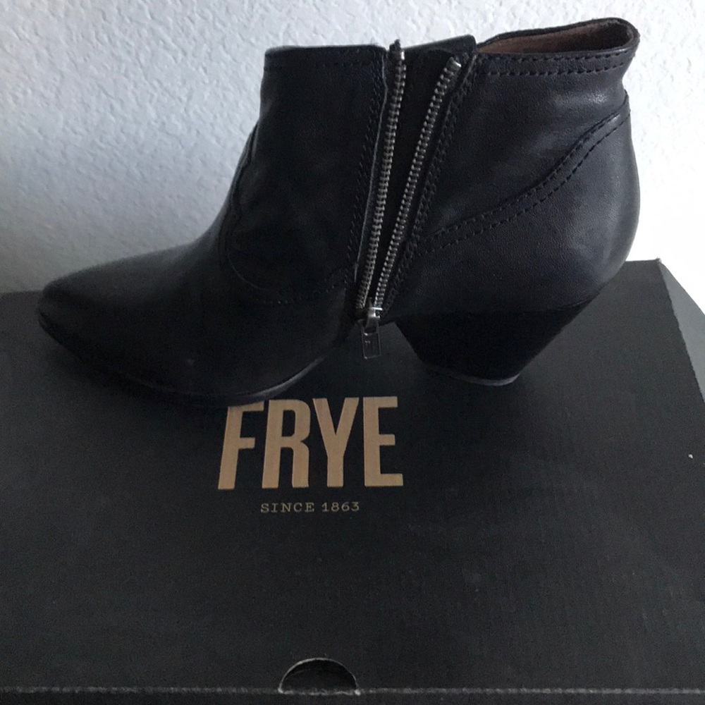 Reina bootie